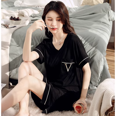 2020 mùa hè mới đồ ngủ phụ nữ màu đen thời trang đơn giản phương thức ngắn tay ngắn váy ngắn dịch vụ ở nhà có thể mặc bên ngoài - Cặp đôi