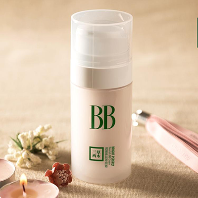 Three Herbs and Two Woods Kem dưỡng dưỡng và sửa chữa Nude Makeup Che khuyết điểm Dưỡng ẩm mạnh BB Cream 30ml Brightening Complexion Liquid Foundation - Kem BB