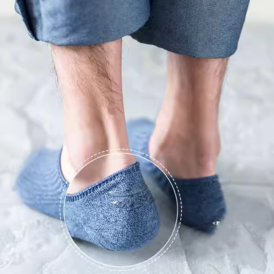 Vớ của nam giới mùa hè tất thuyền mỏng silicone không trơn trượt vớ vô hình của nam giới cotton khử mùi mồ hôi tất nam - Vớ nam