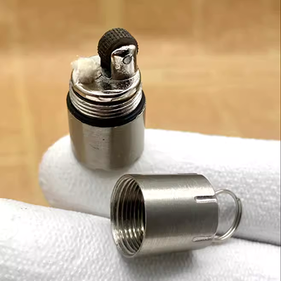 Cá heo mini dầu hỏa nhẹ hơn mười nghìn lần móc chìa khóa siêu nhỏ móc chìa khóa nhẹ mặt dây chuyền sáng tạo cá nhân - Bật lửa