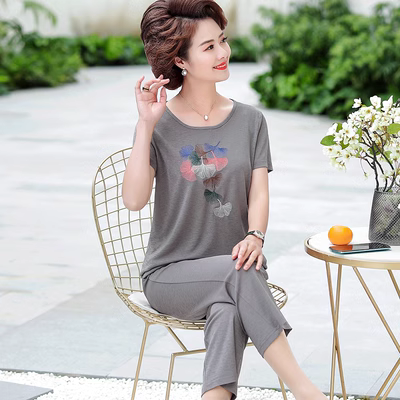 Áo thun ngắn tay cho bé mùa hè 2020 dành cho phụ nữ trung niên và cao tuổi kiểu mới phương tây thêu thể thao và bộ đồ hai mảnh giải trí - Phụ nữ cao cấp